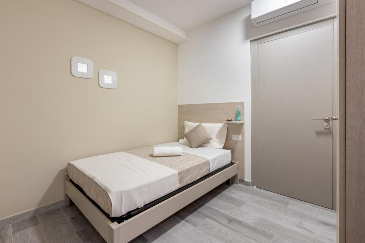 Deledda Home Cagliari Extérieur photo